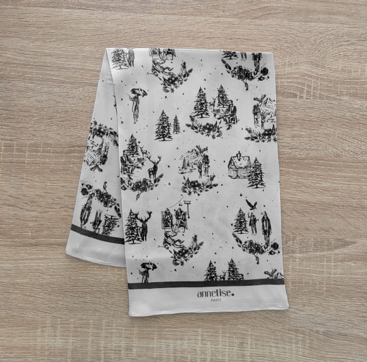 Foulard Toile d'Hiver Noir en viscose de Bambou, fait main en France, accessoire mode